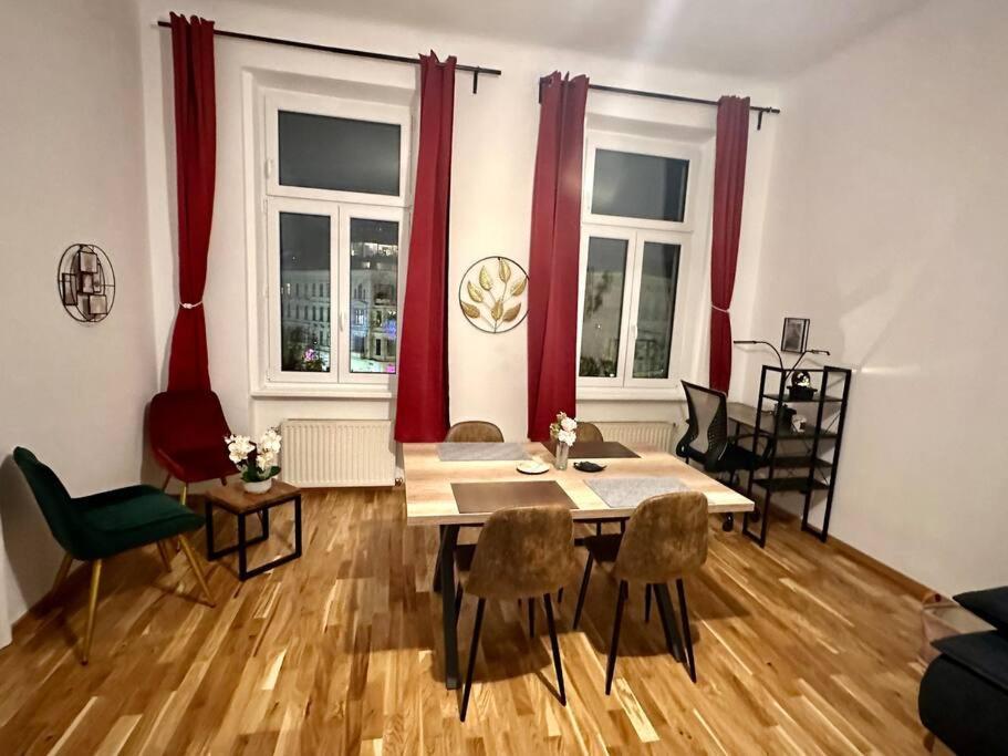 Klimatisierter Wiener Altbauflair Im Zentrum Wiens エクステリア 写真